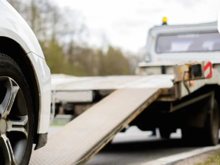 خدمة سحب السيارة بسطحة في الرياض